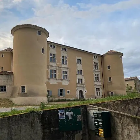 Au Pays De Gide Feutre Dans Un Chateau