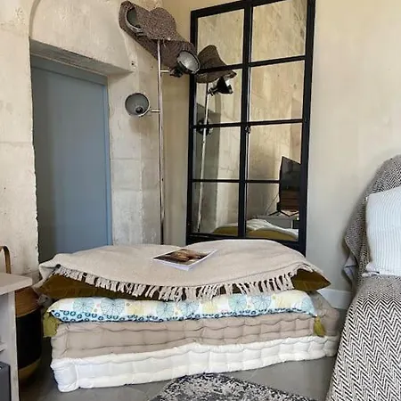 Au Pays De Gide Feutre Dans Un Chateau Lussan (Gard)