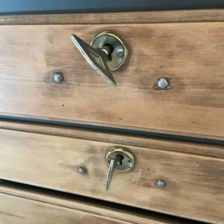 Au Pays De Gide Feutre Dans Un Chateau *