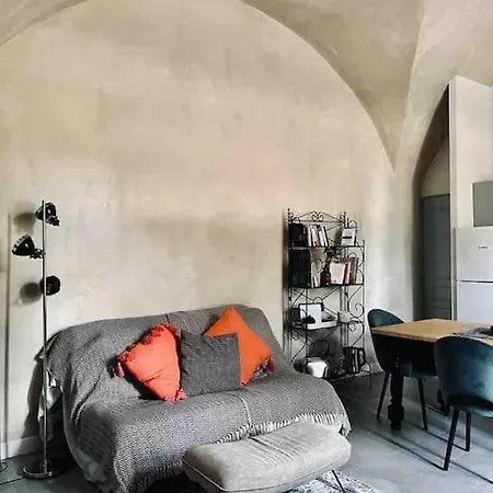 Au Pays De Gide Feutre Dans Un Chateau * Lussan (Gard)