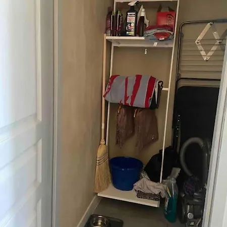 Au Pays De Gide Feutre Dans Un Chateau Apartment Lussan (Gard)