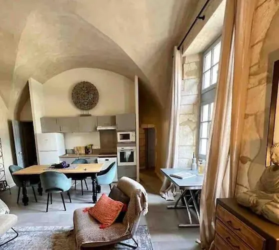 Апартаменты Au Pays De Gide Feutre Dans Un Chateau Lussan (Gard)